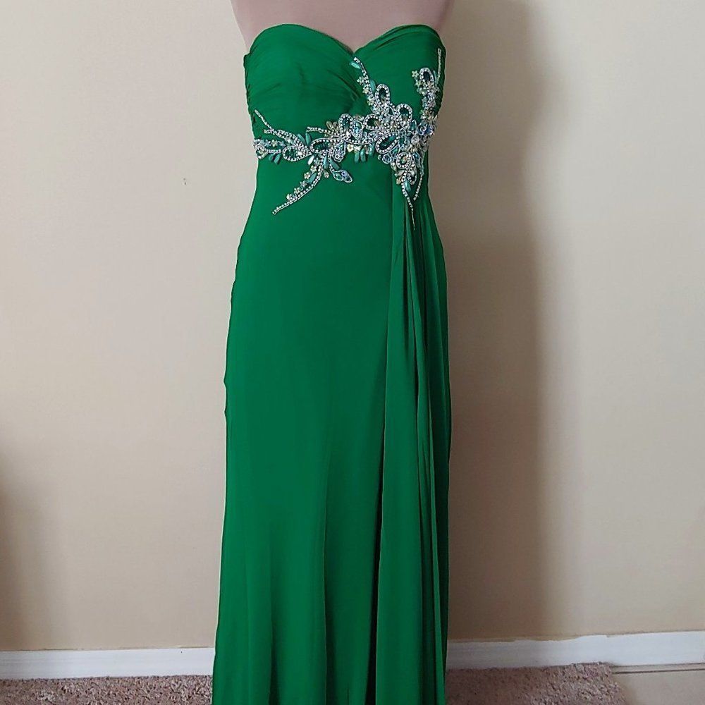 (1) NWT Faviana Strapless Long Gown in Green Style7100